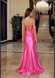 Fuchsia
Semi-sweetheart strapless shiny satin with silver-stone bustline.